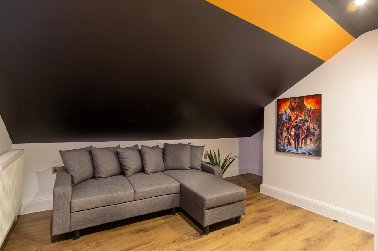 Bright Cheery 4 Bd By Station Apartment *