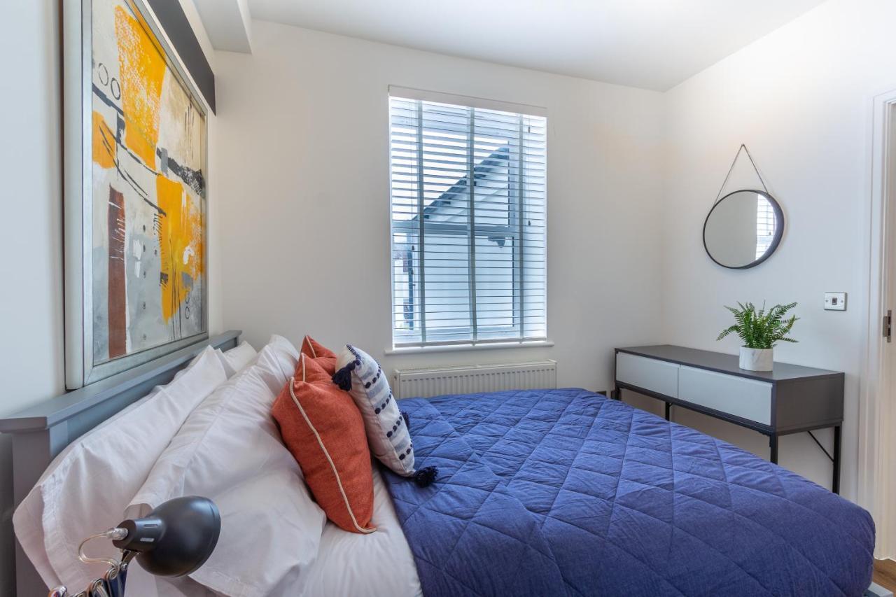 Bright Cheery 4 Bd By Station Brighton