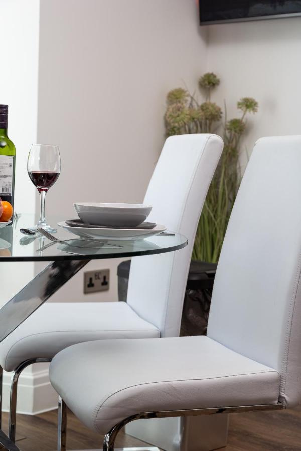 Bright Cheery 4 Bd By Station Apartment Brighton