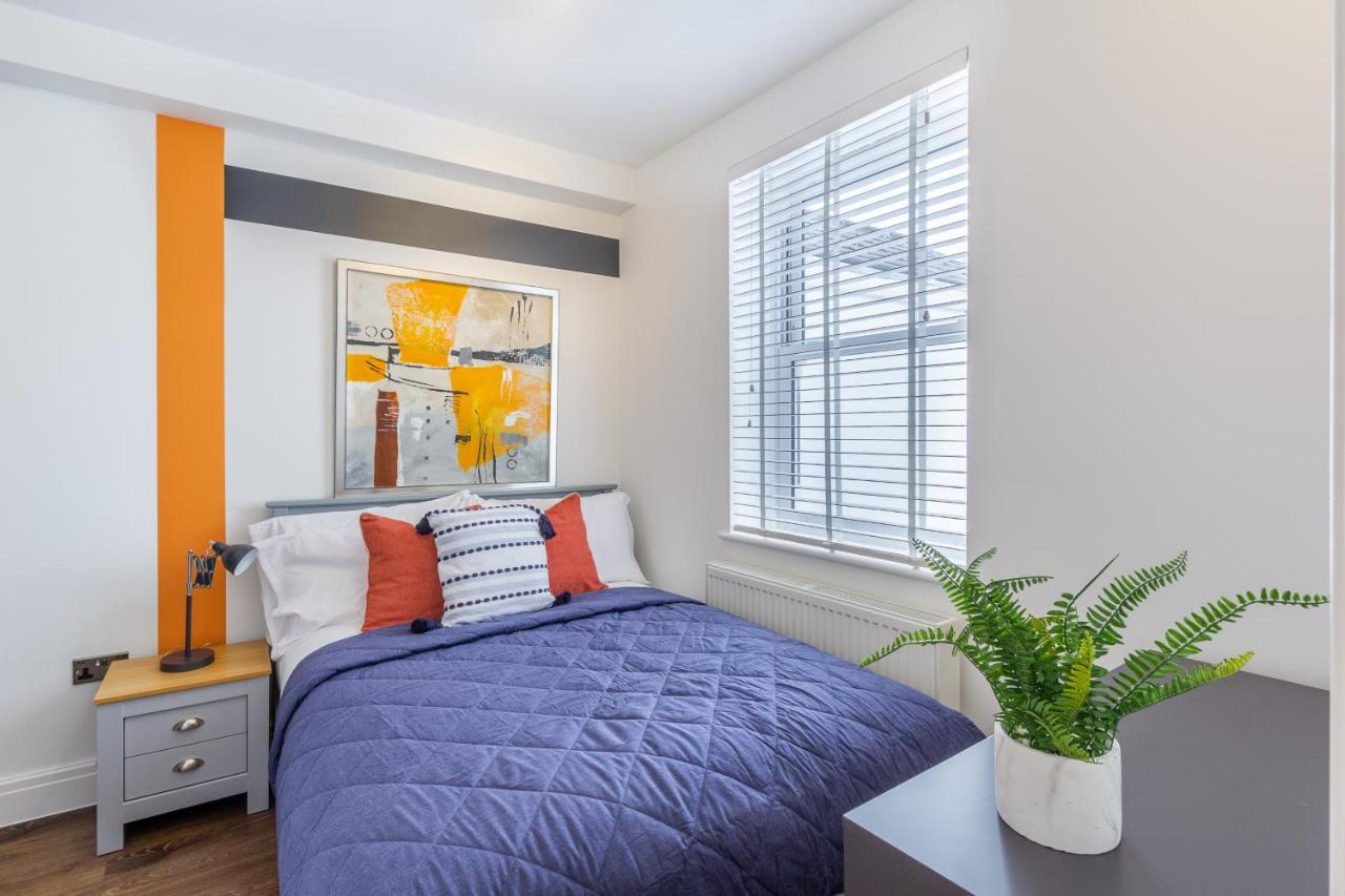 Bright Cheery 4 Bd By Station Brighton