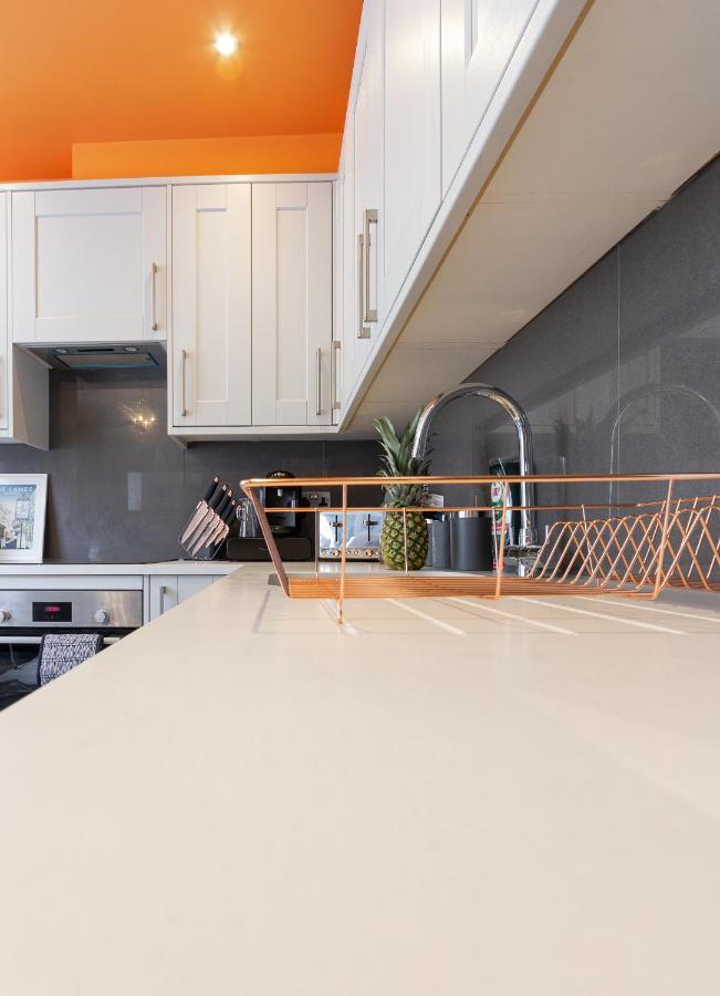 Bright Cheery 4 Bd By Station Apartment Brighton