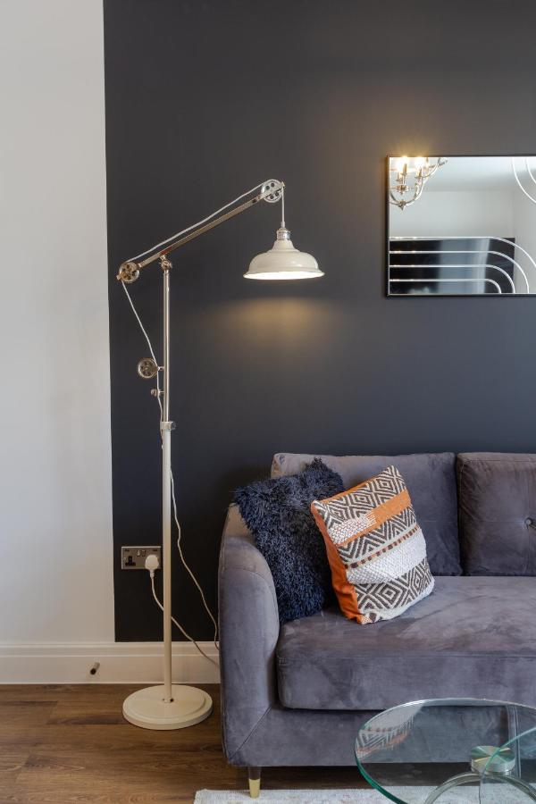 Bright Cheery 4 Bd By Station Апартаменты *
